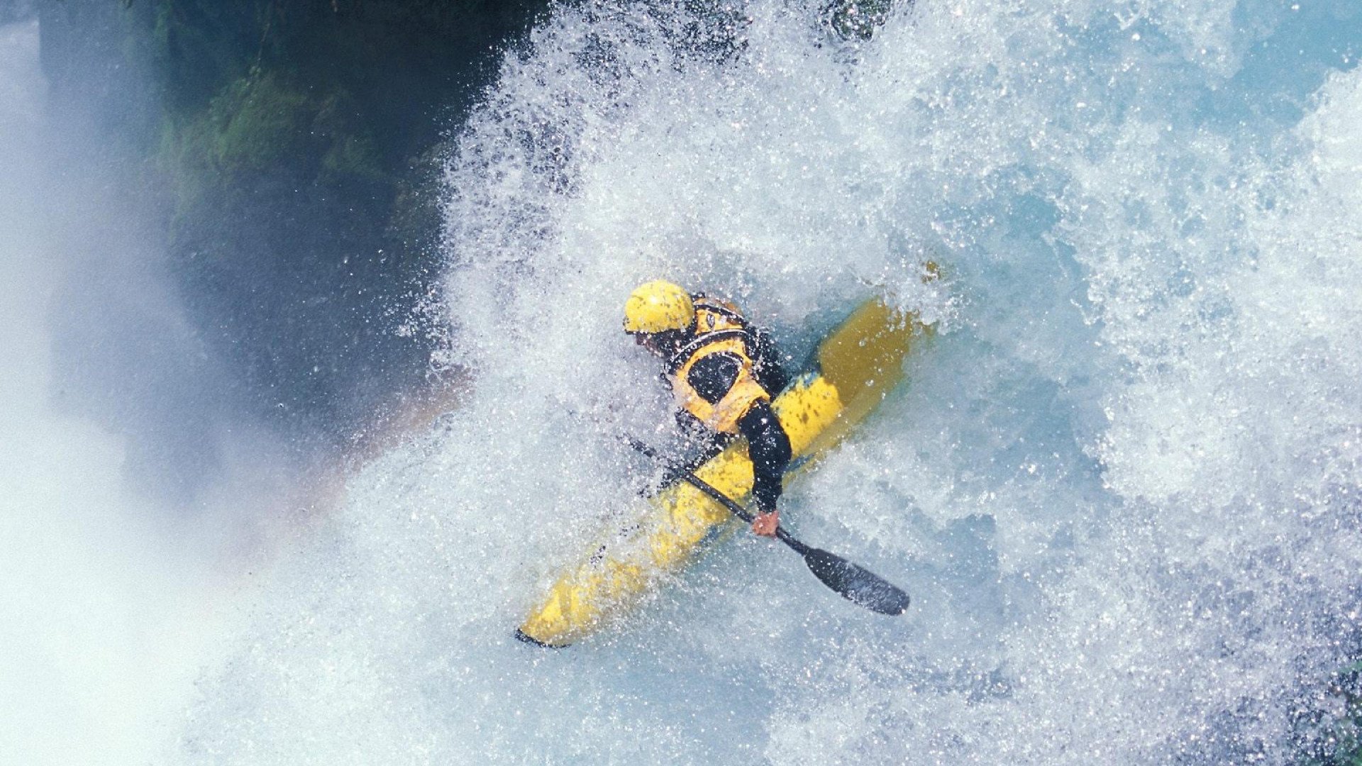 “德甲争冠形势逐渐明朗，强队全力冲刺”，德甲 集锦