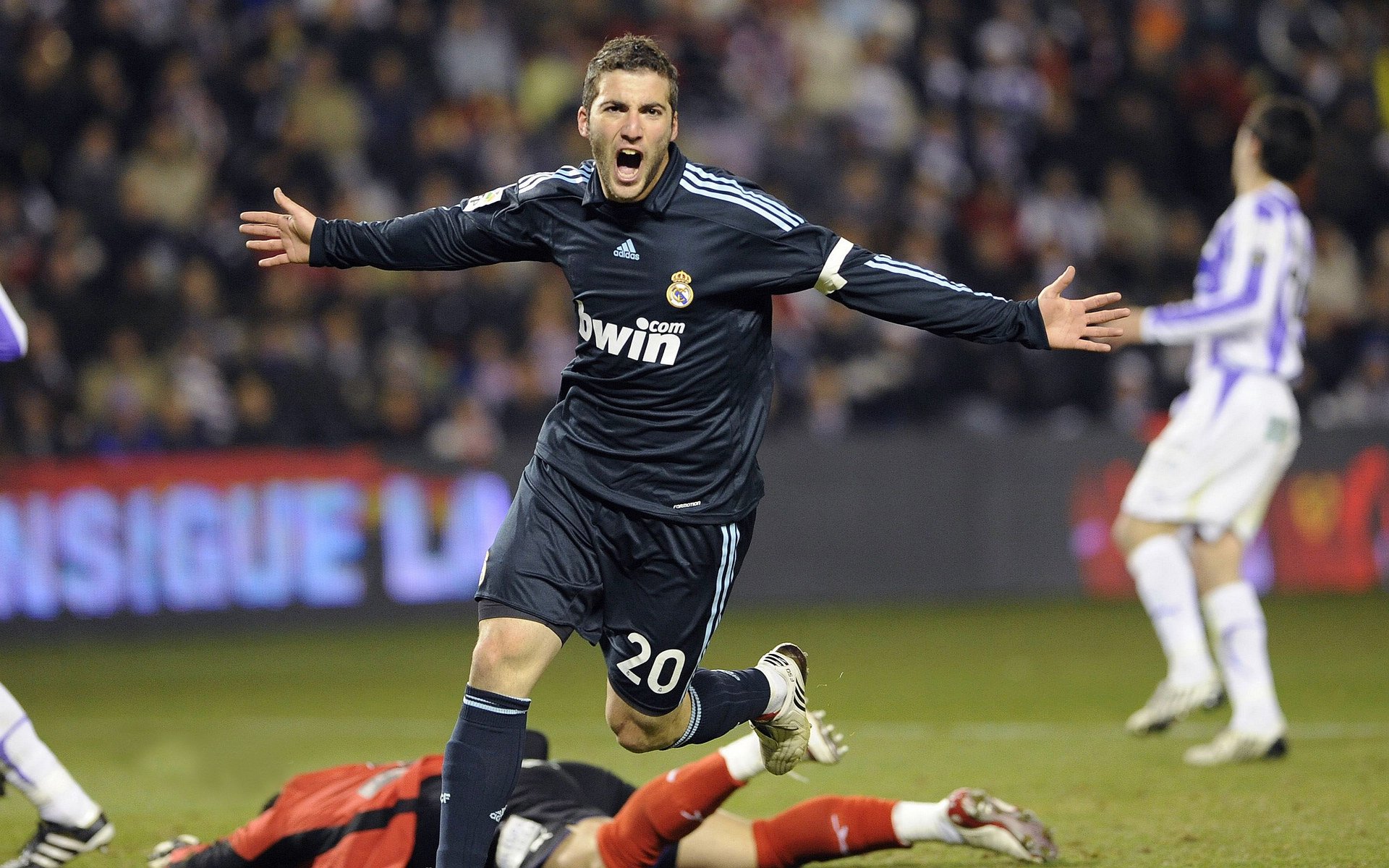 “德甲高水平对决，场面精彩纷呈”，德甲水平高吗